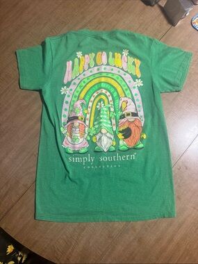 Simply Southern Green 'Happy Go Lucky' Gnome Rainbow Tee